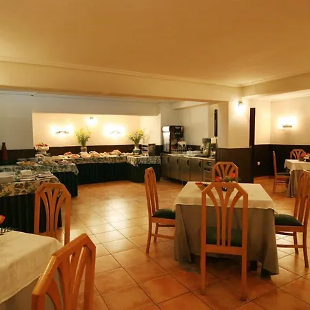 阿尔坎塔拉酒店 3* Caces