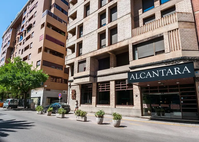 Отель Alcantara Касерес